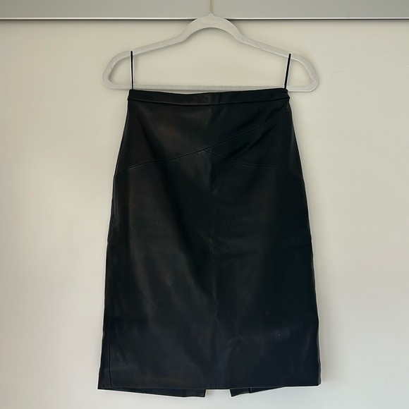 Black Mango Midi-Skirt - Picture 2 of 4